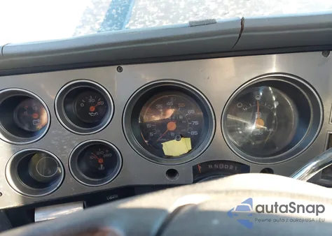 1988 Chevrolet Suburban V10 z USA, uszkodzony, nr VIN 1GNEV16K5JF176215